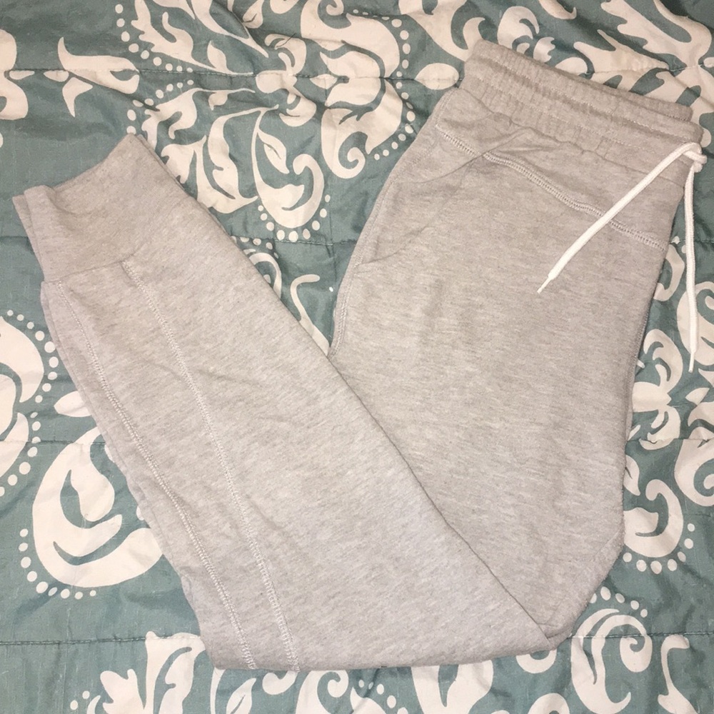 gray high rise joggers